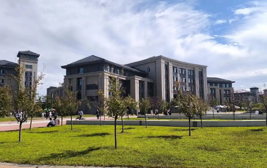 打造专属学校形象，学校网站模板助力校